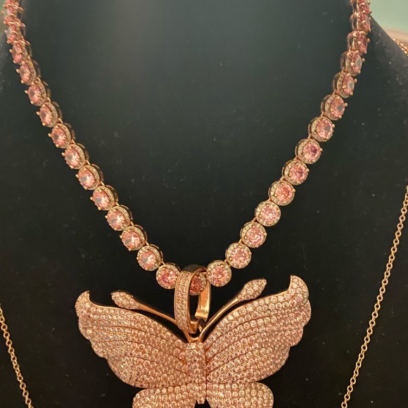 Beautiful cubic zirconia necklace with detachable jeweled butterfly. Rose gold - Picture 4 of 9